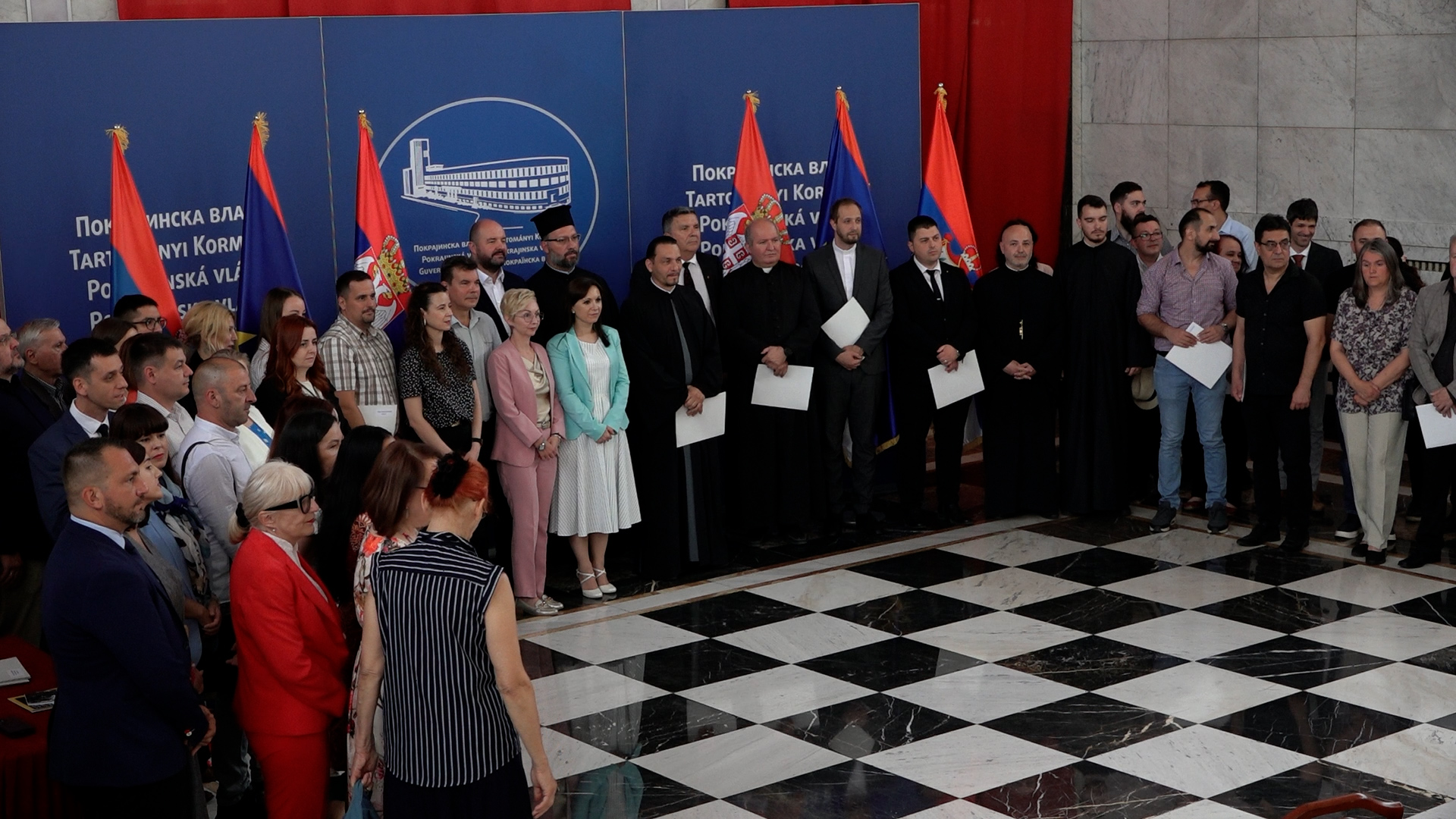 Novi Sad, pokrajinski sekretar za kulturu Aleksandra Ciric Boskovic urucuje ugovore korisnicima koji su dobili sredstva po konkursima za finansiranje projekata iz oblasti kulture i verskih zajednica, pokrivanje Novi Sad, pokrajinski sekretar za kulturu Aleksandra Ciric Boskovic urucuje ugovore korisnicima koji su dobili sredstva po konkursima za finansiranje projekata iz oblasti kulture i verskih zajednica, pokrivanje